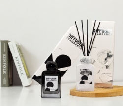 Fragrance reed diffusers