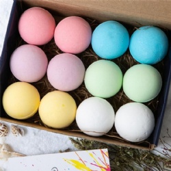Single color bath bomb